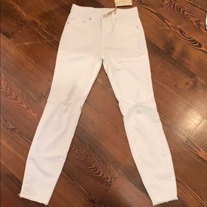 White skinny jeans